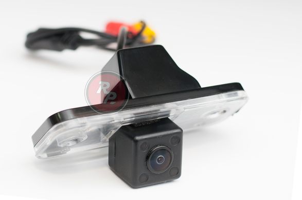Плафон для камеры заднего вида на Hyundai Santa Fe до 2013 г. Redpower HYU116