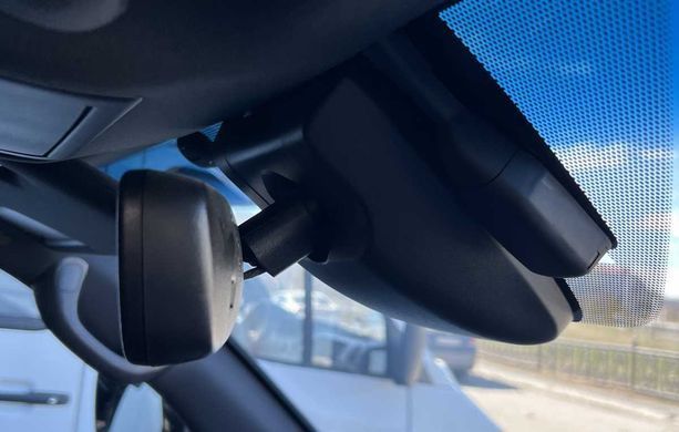 Двухканальный штатный видеорегистратор RedPower DVR-TOY5-G DUAL для Toyota LC 200 (2019+) и Lexus LX570 с ассистентом ближнего/дальнего света