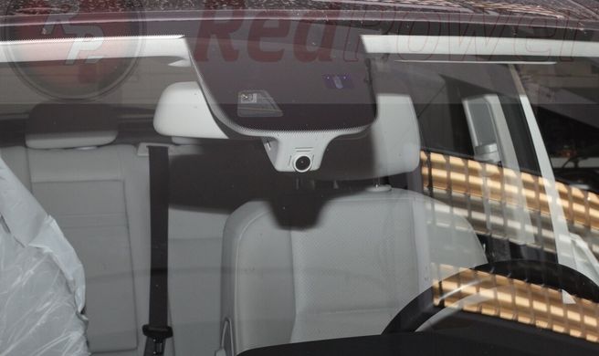 Штатный Wi-Fi Full HD видеорегистратор скрытой установки для Mercedes GLK (продвинутая комплектация) в коробе зеркала заднего вида Redpower DVR-MBG2-N (серый)