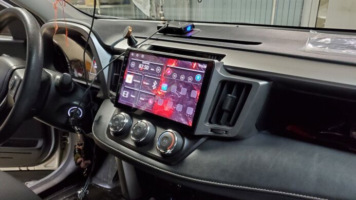 Штатная магнитола для Toyota RAV4 4-поколение XA40 (11.2012-10.2019) на Android 10 RedPower 75017 Hi-Fi